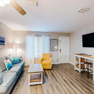 https://sandprints-c7.hotels-destin.com
